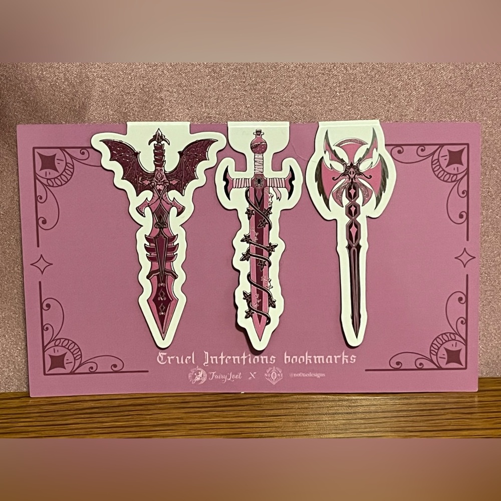 Fairyloot Cruel Intentions Magnetic Bookmarks